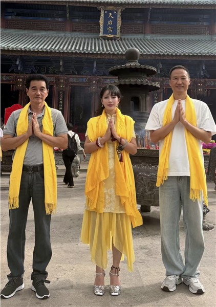 香港爱国歌手、妈祖文化推广大使、中国国际新闻杂志社副社长张羽希出席妈祖祭祀祈福大典图2